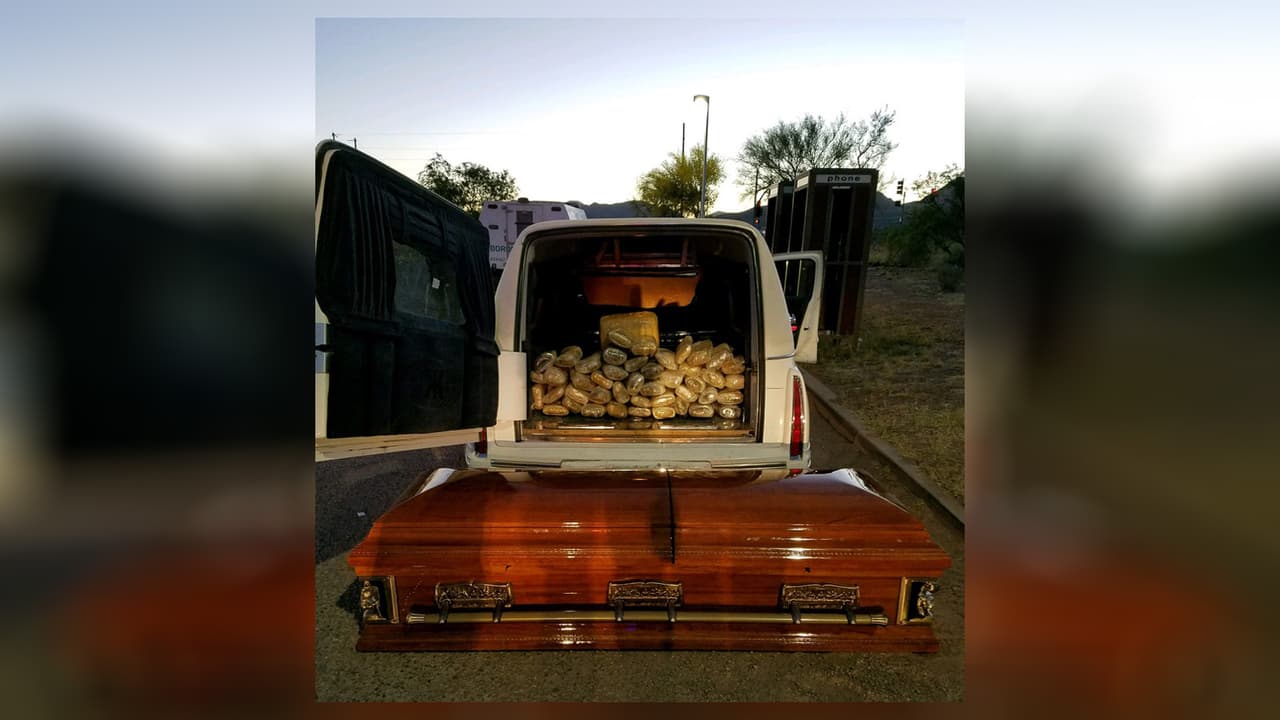 Patrulla Fronteriza decomisa marihuana dentro de un ataúd 