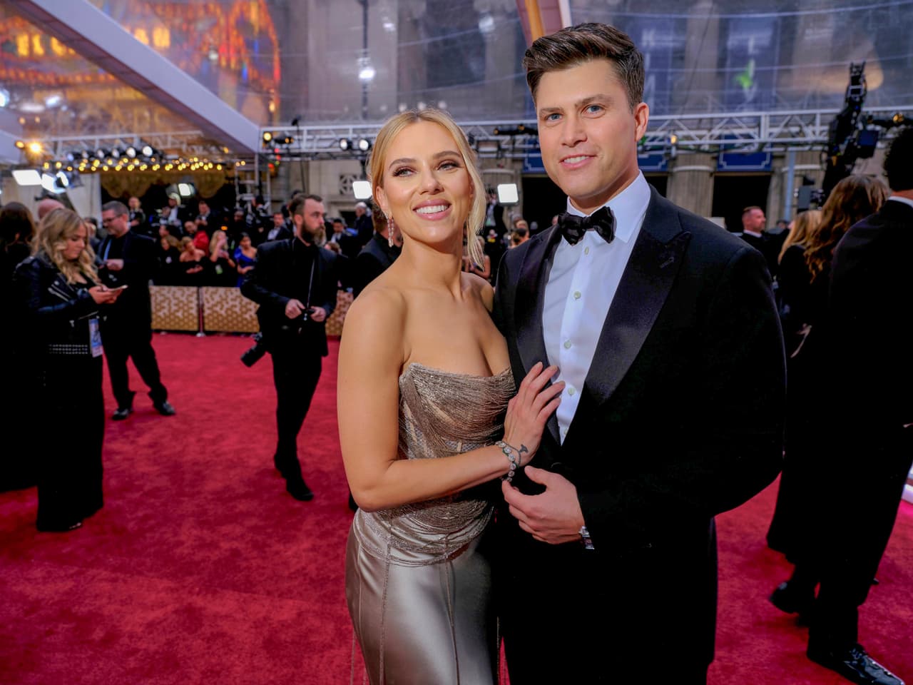 Junto con Michael Che, su compañero en la sección Weekend Update de SNL, Colin Jost fue coanfitrión de los Premios Primetime Emmy de 2018.