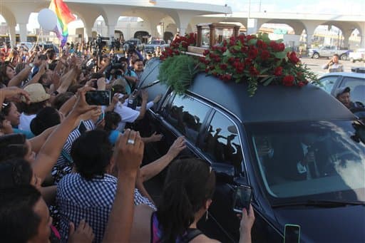 Las emotivas imágenes del funeral de Juan Gabriel en Ciudad Juárez