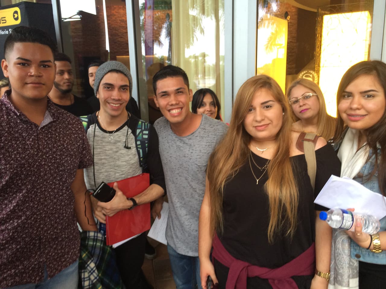 Las audiciones de La Banda comenzaron viento en popa en Puerto Rico. Cientos de chicos y chicas llegaron desde muy temprano a probar su suerte. Ni la lluvia impidió que hicieran largas filas.