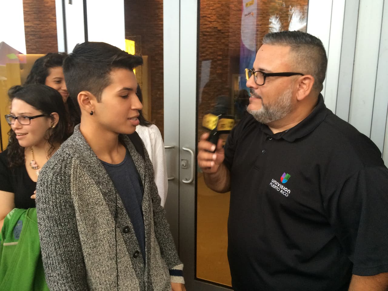 Las audiciones de La Banda comenzaron viento en popa en Puerto Rico. Cientos de chicos y chicas llegaron desde muy temprano a probar su suerte. Ni la lluvia impidió que hicieran largas filas.