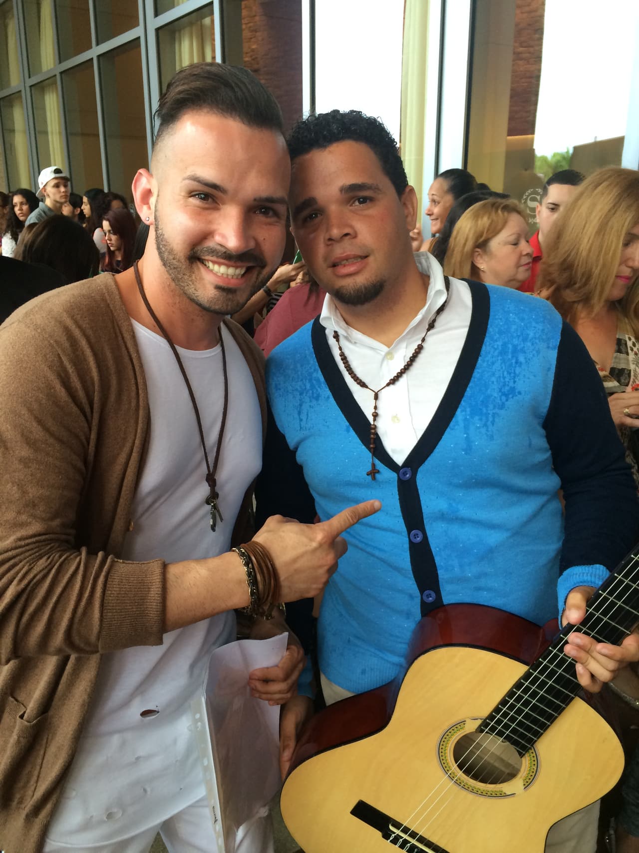 Las audiciones de La Banda comenzaron viento en popa en Puerto Rico. Cientos de chicos y chicas llegaron desde muy temprano a probar su suerte. Ni la lluvia impidió que hicieran largas filas.