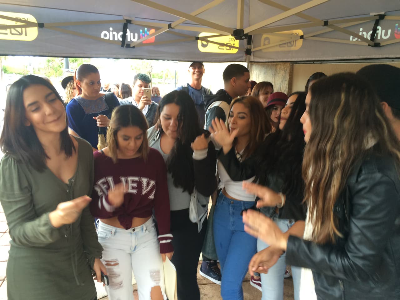 Las audiciones de La Banda comenzaron viento en popa en Puerto Rico. Cientos de chicos y chicas llegaron desde muy temprano a probar su suerte. Ni la lluvia impidió que hicieran largas filas.