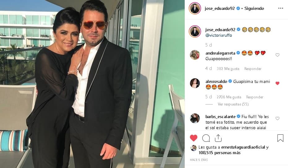El pasado domingo 30 de junio de 2019,
<b><a href="https://www.univision.com/temas/jose-eduardo-derbez" target="_blank"> José Eduardo Derbez</a></b>, hijo de 
<b><a href="https://www.univision.com/temas/eugenio-derbez" target="_blank">Eugenio Derbez</a></b> y 
<b><a href="https://www.univision.com/temas/victoria-ruffo" target="_blank">Victoria Ruffo</a></b>, publicó en su cuenta de Instagram
<b><a href="https://www.instagram.com/p/BzTUJ5FhAQC/" target="_blank"> esta foto </a></b>al lado de su madre.
<br>