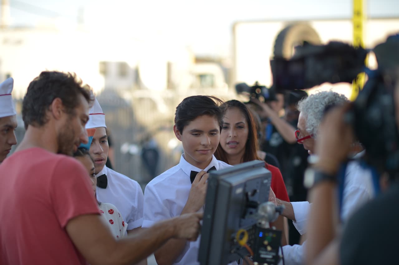 Edward revisó sus escenas para mejorar.