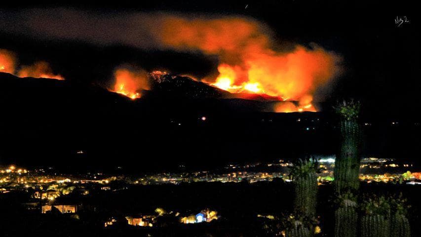 Áreas que tienen orden de evacuación: Brownsville, Jake's Corner, Slate Creek, Pioneer Pass, Tonto Basin, Punkin Center, y Sunflower. Los residentes/visitantes de Apache Lake también permanecen bajo avisos de evacuación.
<br>