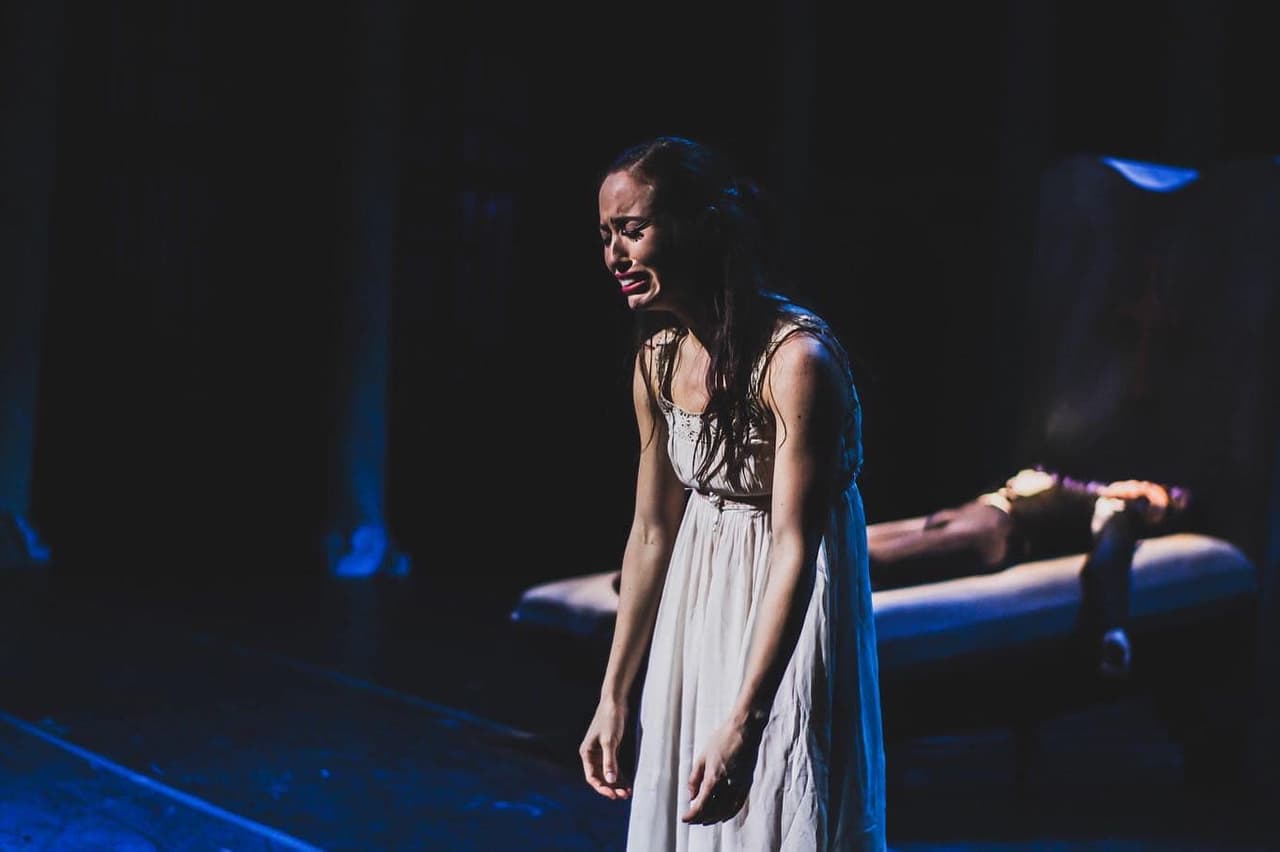 <b><a href="https://www.carolinaballet.com/2021-2022-season/" target="_blank">Carolina Ballet presenta Romeo & Juliet (3 al 20 de febrero de 2020)</a></b>: Lleno de dramáticas peleas de espadas, impresionantes disfraces, paisajes exuberantes y bailes impresionantes, Romeo & Juliet del director artístico fundador Robert Weiss es un recuento fiel -según sus promotores- que expresa todo el drama, la acción, la ternura, el humor y la angustia de esta legendaria historia.