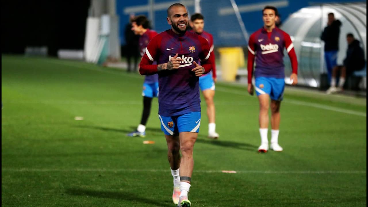 ¡Número de leyenda! El dorsal de Dani Alves en el Barcelona