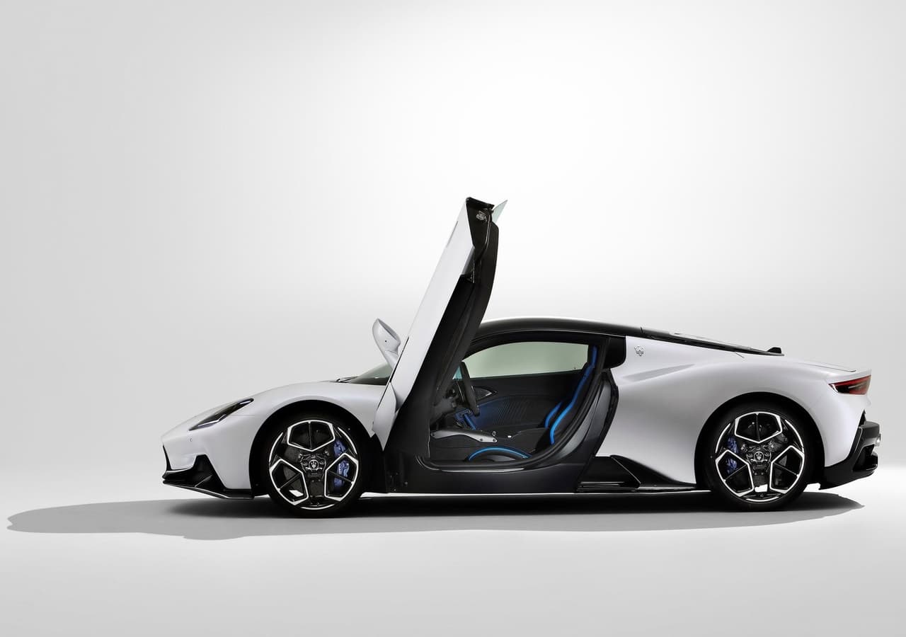 Para los más experimentados (o arriesgados), también existe la opción de desactivar el control de tracción.