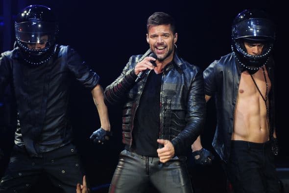 Pero también prepara temazo para el Mundial de Brasil, donde será el único latino en cantar dos veces en la historia de este evento deportivo.