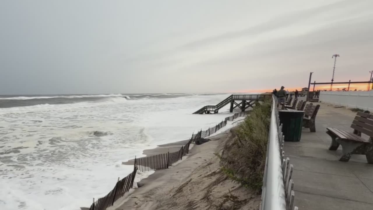 Fuertes vientos y alto oleaje en Long Island por la tormenta Nor'easter: hay cierre de calles y playas