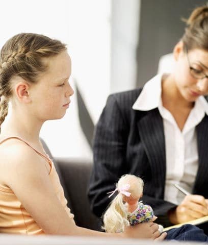 Eso sí, ante estas situaciones es muy importante hablar con ellos, animarlos a realizar otras actividades, e incluso si es necesario buscar ayuda profesional.