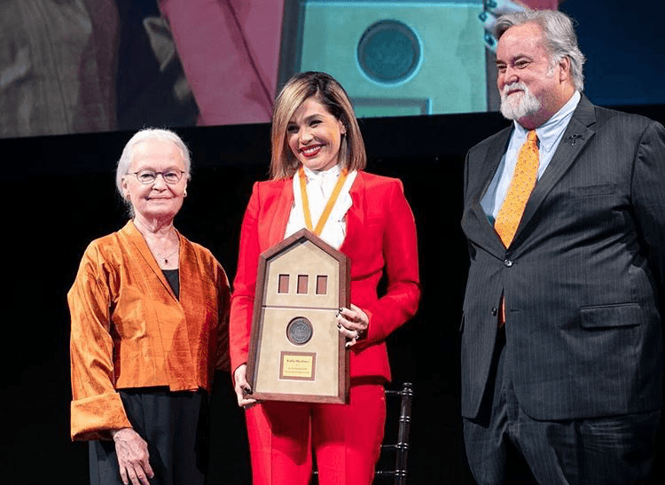 Para finalmente recalcar "que es muy importante la educación para cumplir las metas, hay que seguir preparándose todos los días, hay que seguir luchando por nuestros derechos porque lo único que queremos es un futuro mejor".