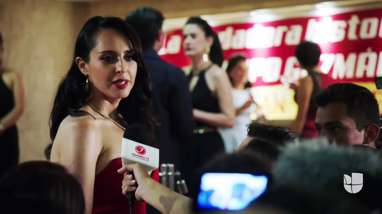 Tras la muerte fingida, la actriz Vanessa Espinoza estrenó la película que dirigió contando la vida del famoso narcotraficante.