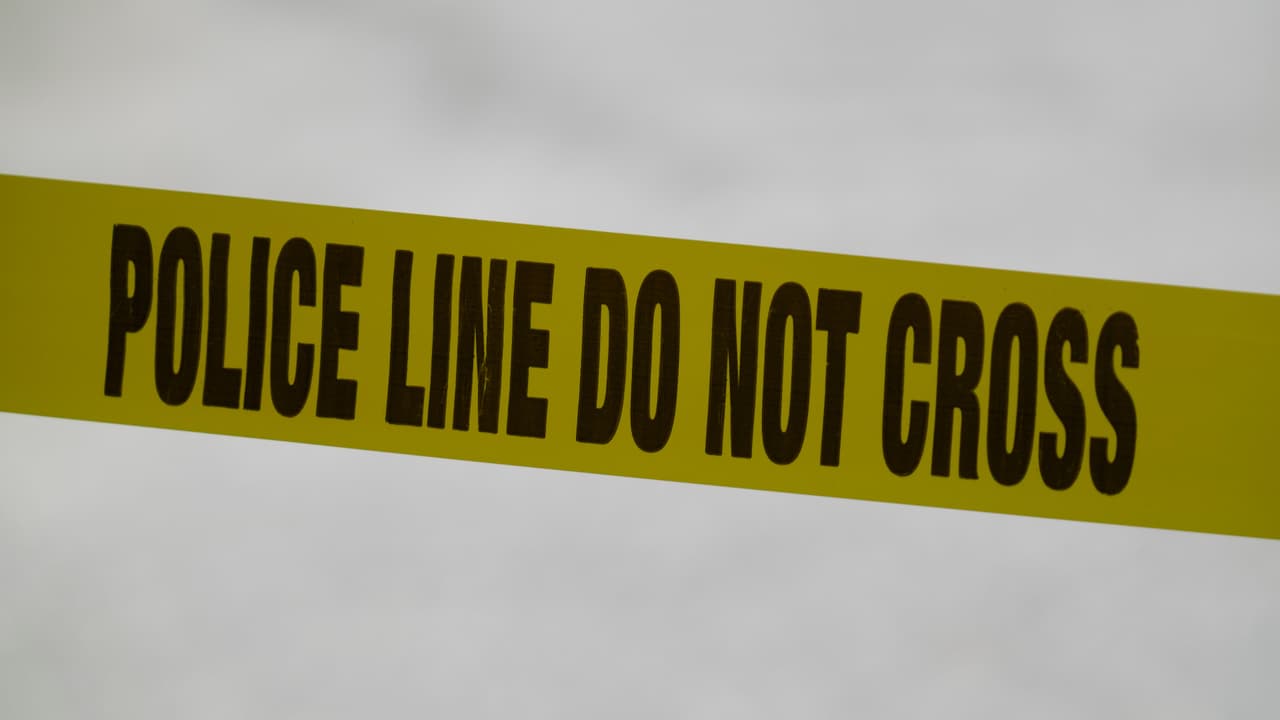 Hombre es abatido por la policía tras asesinar a dos personas en una casa de Chester