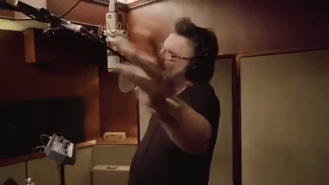 "Estamos grabando exactamente el disco número 29 de mi carrera. Estamos aquí en Los Ángeles, muy a gusto con todo el equipo de producción [...]", menciona Manuel Mijares al inicio del videoclip.