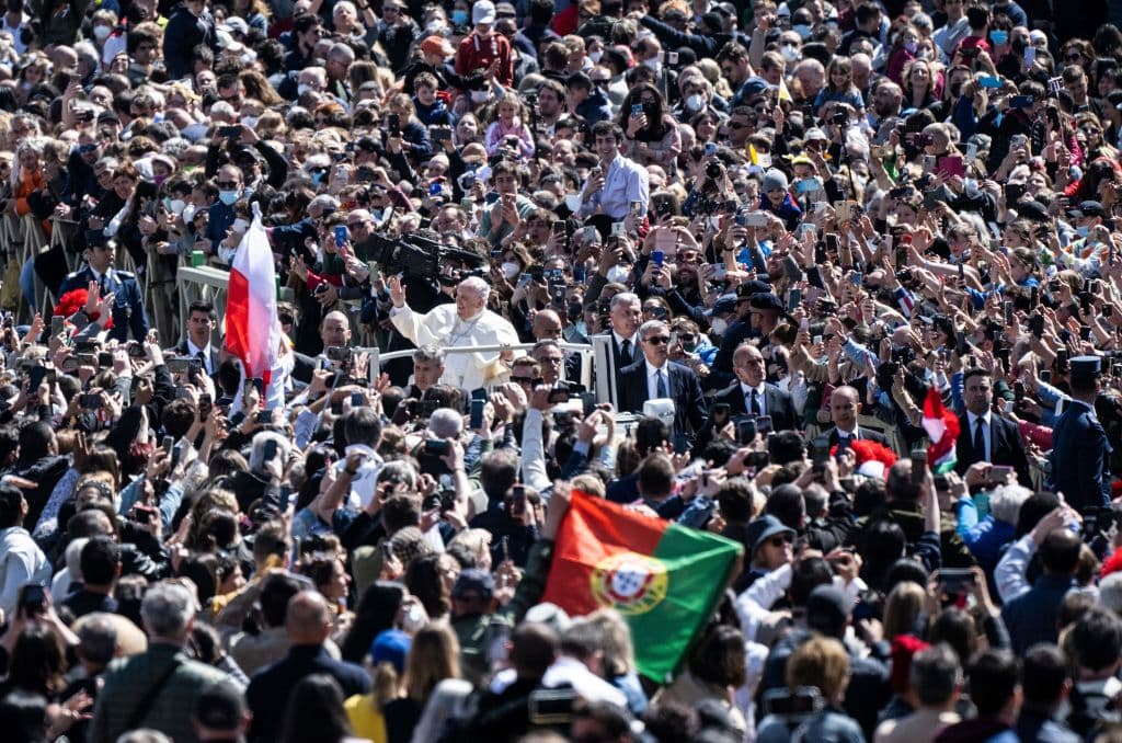 El papa pide la paz en esta "Pascua de guerra".