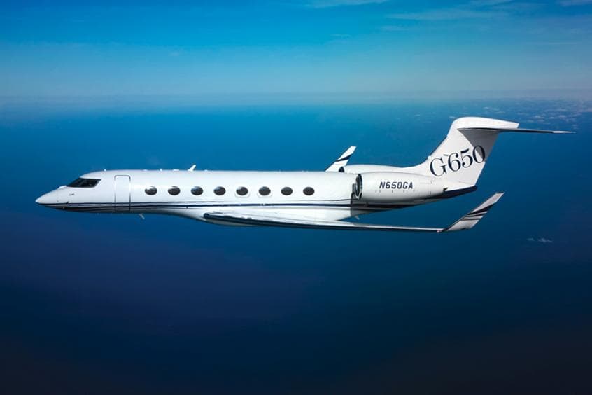 Es imposible que un diseñador de ropa no tenga un gusto bien refinado, tal es así que 
<b>Ralph</b> 
<b>Lauren</b> eligió este 
<b>Gulfstream</b> 
<b>G650</b>, uno de los mejores modelos de la marca.