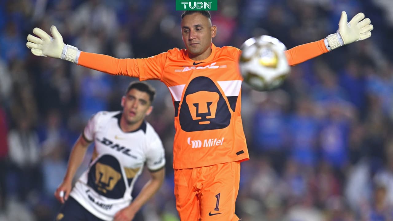 Keylor Navas y las atajadas que salvaron a Pumas ante Cruz Azul