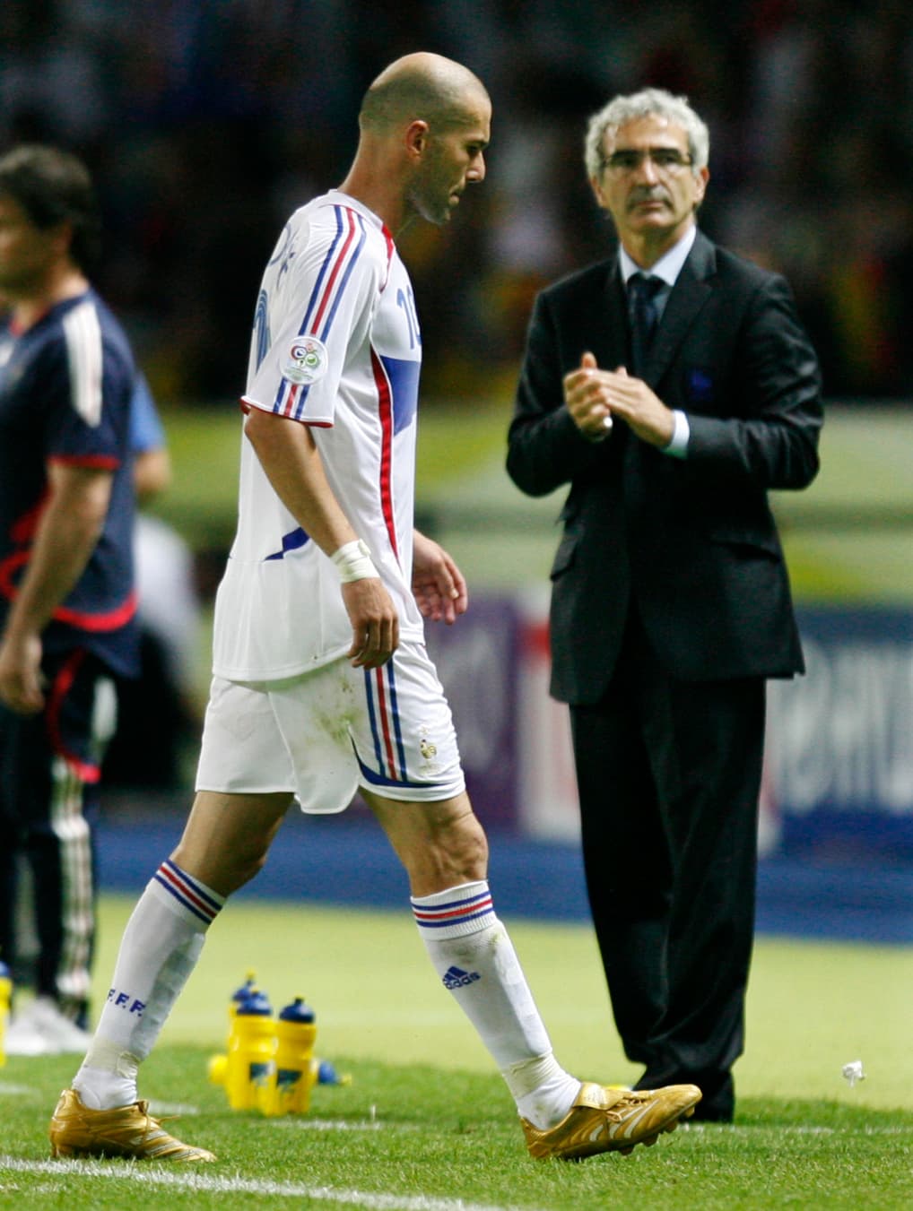 El técnico aplaudió a su jugador, al que como francés y como estratega tenía mucho que agradecerle. Aún así, Zidane sabía que había fallado.