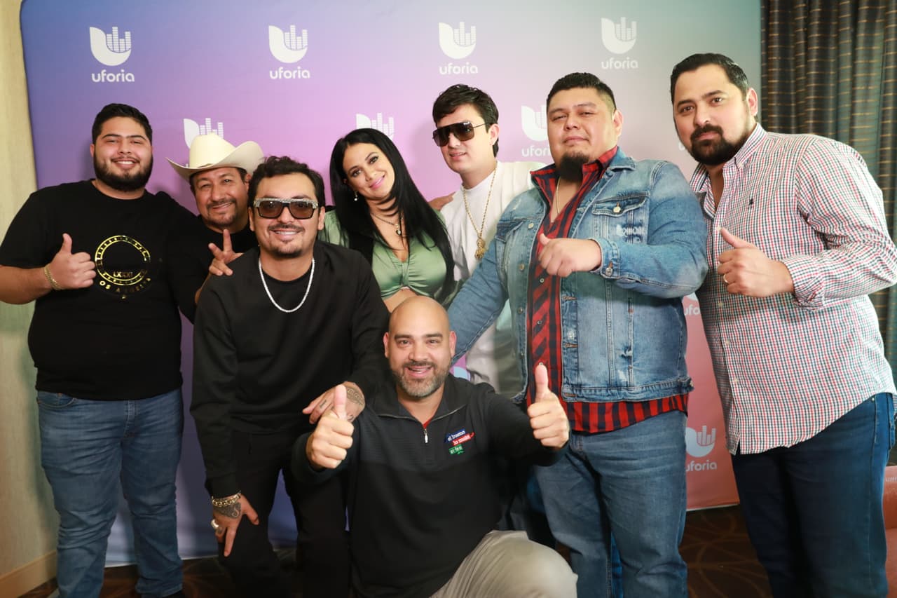 Y cotorrearon junto a Los Dos Carnales.