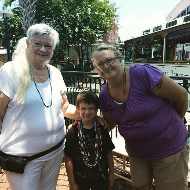 El pequeño de 6 años perdió a su papá hace dos años.