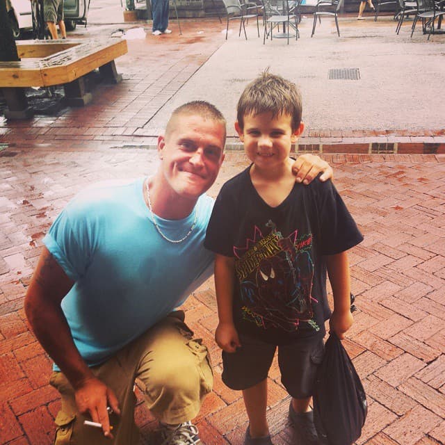 A pesar de la pérdida tan grande, este pequeño se distingue por su sonrisa.