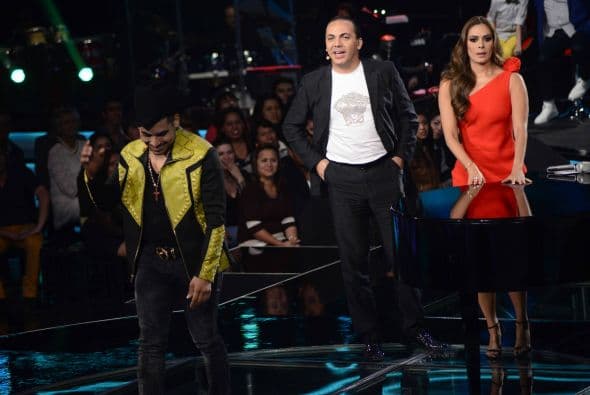 ¿Espinoza o Cristian? Ambos cantantes trataron de explicar cómo se seduce a una dama y dieron tremenda clase de consejos, los cuales aplicaron con la bella Galilea Montijo.