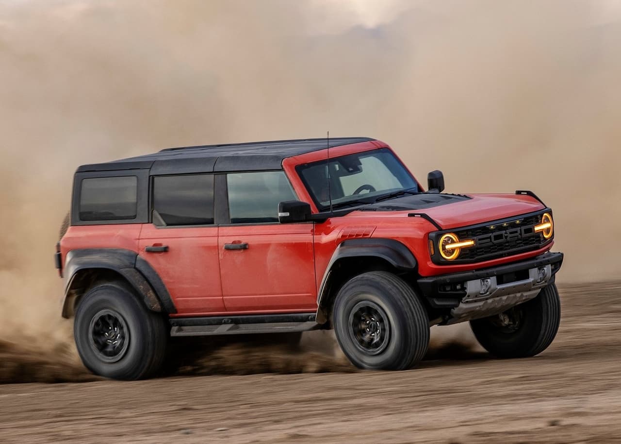 Ford recientemente presentó a la nueva integrante en su familia de SUVs: la Ford Bronco Raptor 2022.