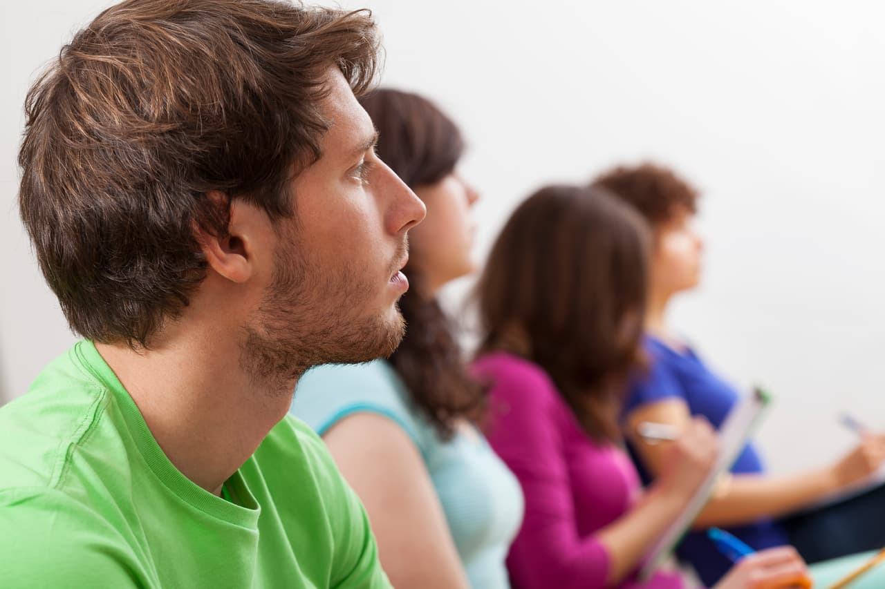 Afortunadamente esta semana tienes en alza tus facultades de concentración y podrás aplicarlas de manera adecuada a la hora de resolver una tarea laboral que exige mucha atención. Tu experiencia será clave y tu paciencia completará la ecuación. Ejerce toda tu prudencia y no errarás en cierta cuestión sentimental que te ha inquietado en estos días pasados. Por Profesor Zellagro