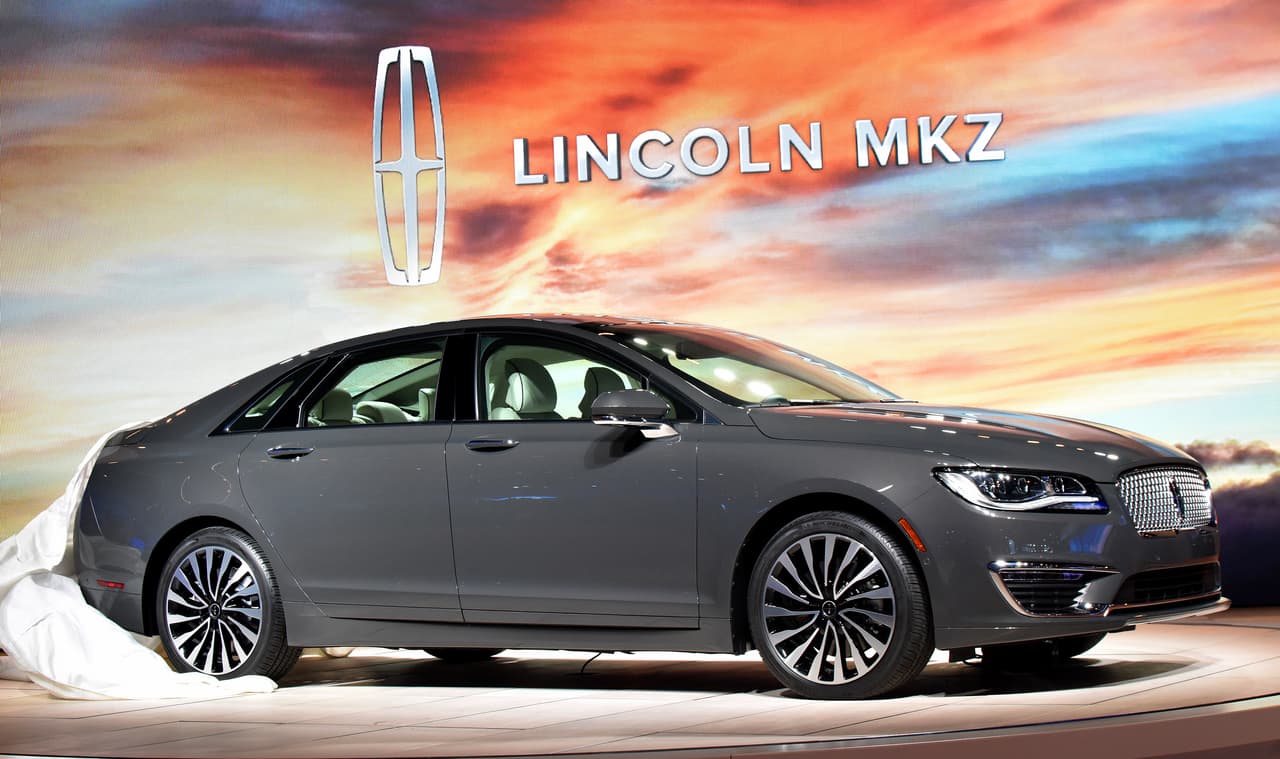 Modelo: 
<b>Lincoln MKZ </b>(incluye versión híbrida)
<br>Planta en la que se construye: Ford Hermosillo
<br>Ventas totales en 2016: 30,534 unidades
<br>Precio inicial: 35,170 dólares
<br>Precio inicial + impuesto fronterizo del 20%: 
<b>42,204 dólares</b>