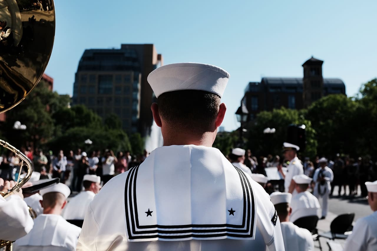 La Semana Naval
<br>
<br>
<b>Qué:</b> Esta celebración anual gratuita rinde homenaje a los militares de Estados Unidos con una nutrida gama de presentaciones, actividades y conciertos. 
<br>
<b>Donde: </b>Intrepid Museum, Pier 86, W 46th St, New York, NY
<br>
<b>Cuando: </b>Del 22-27 de Mayo