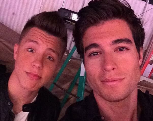 ¡Las selfies no podían faltar! Danilo Carrera se tomó una foto con Jonatan Sánchez.