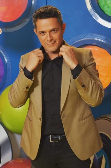 Por nuestro estudio vimos pasar a Alejandro Snaz... ¡papacito! Se veía tan divino... Ya queremos verlo en nuestro escenario.