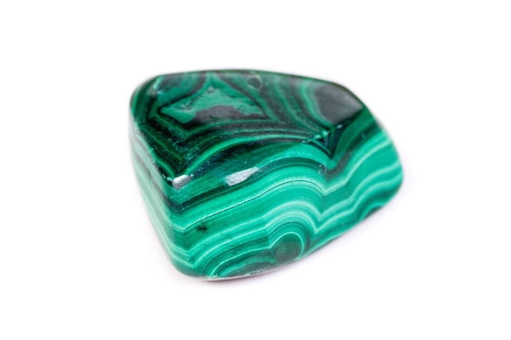 <b>TAURO</b>
<br>Siempre ten cerca una
<b>malaquita</b>, una formidable piedra de color verde cuyas cualidades resaltan tu belleza, ayudándote a mantener el interés de tu pareja.
<br>