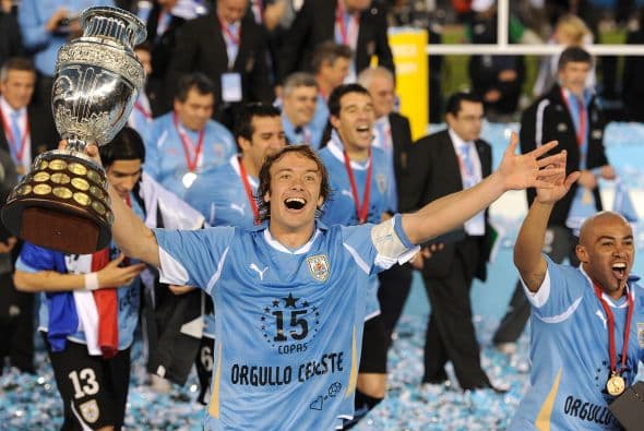 Campeón de América no gana Mundial: Aquel que gana la Copa América no puede ganar el siguiente mundial. Hasta el momento nadie que ha ganado el trofeo del continente ha ganado el trofeo del mundo inmediatamente, el último en probar esta suerte fue Uruguay.