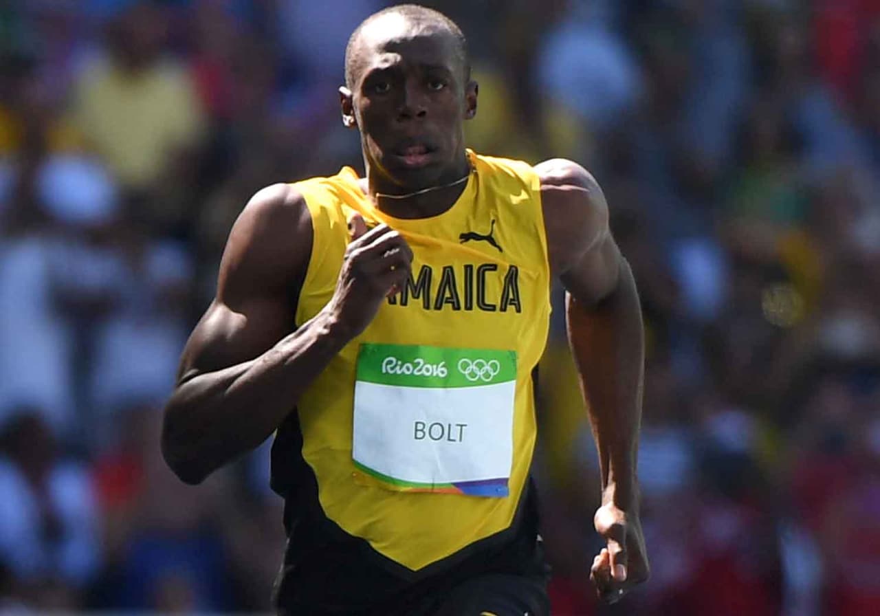 Usain Bolt se presentó en Río clasificando fácil a la semifinal de los 100 metros planos