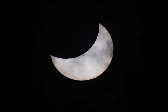 El último eclipse de sol que se vio en Australia fue el 4 de diciembre de 2002 cuando la localidad de Ceduna, en el sur del país, se sumergió en tinieblas y este evento no se repetirá en la isla-continente hasta el 2028.