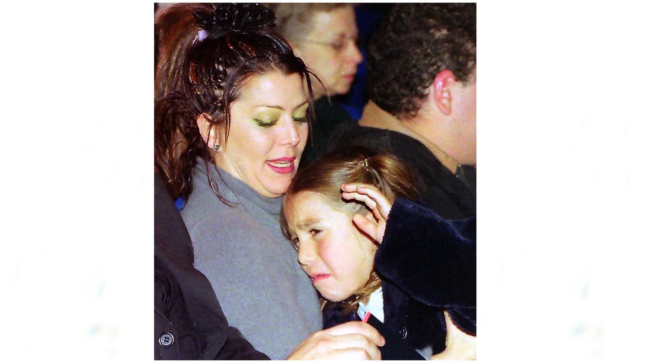 Alejandra tuvo a su hija Frida Sofía el 13 de marzo de 1992, fruto de su relación con el empresario Pablo Moctezuma. En ese momento la artista tenía solo 23 años.
<br>