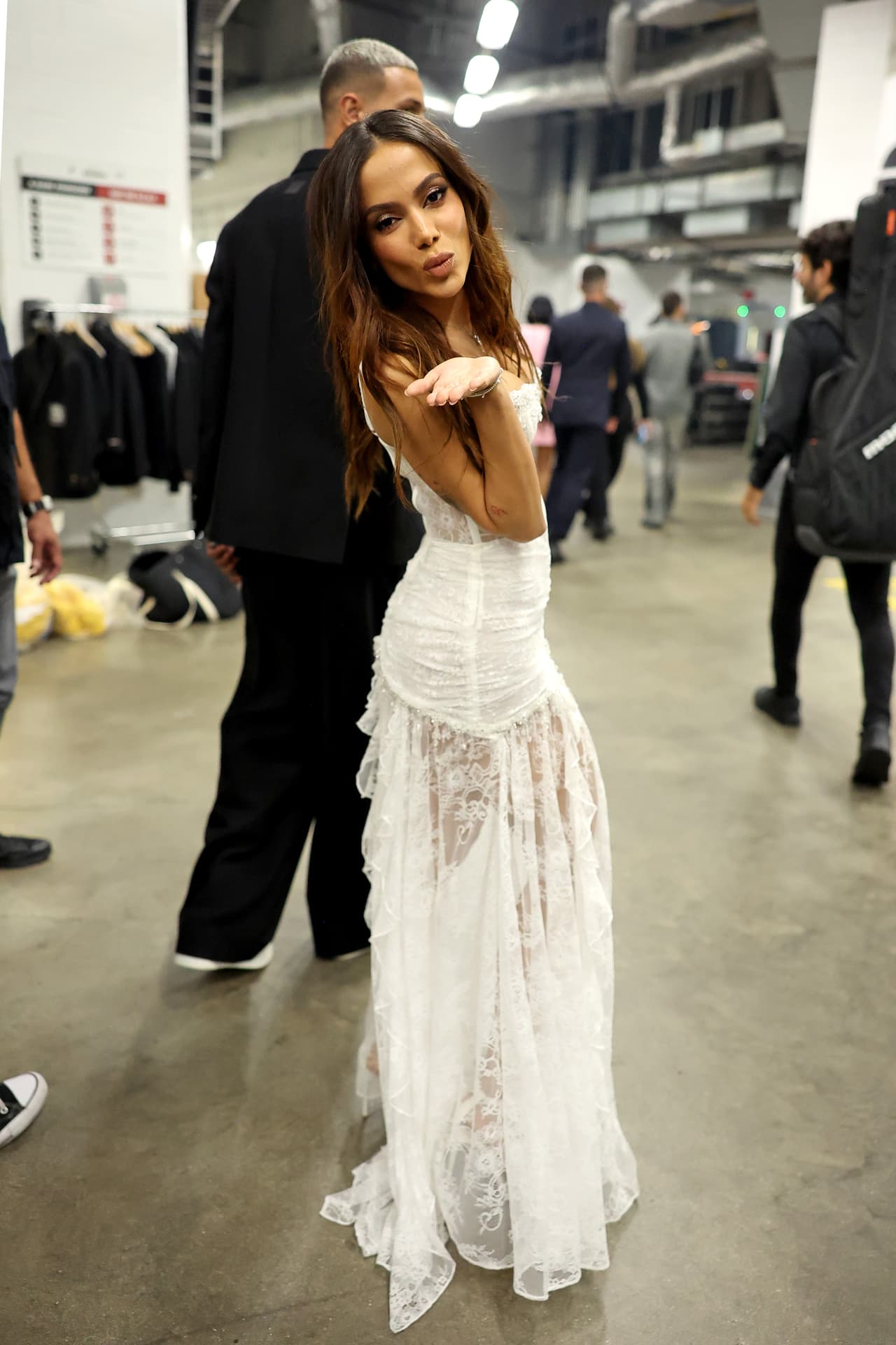 Anitta no perdió oportunidad de mandar un beso a la cámara.