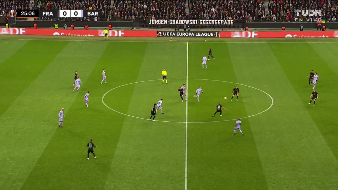 ¡TIRO ATAJADO! disparo por Kristijan Jakic.