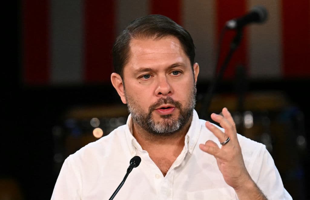 Hijo de inmigrantes y veterano de Irak: quién es Rubén Gallego, el primer senador latino por Arizona