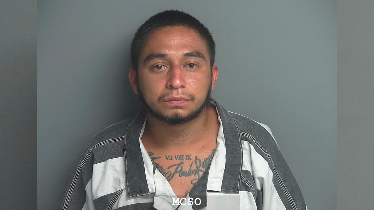 Salvadore Jr. Cuellar, 30 años. Acusada de lesiones en contra de un miembro de su familia. Visto por última vez en Bruan Lana, Montgomery.