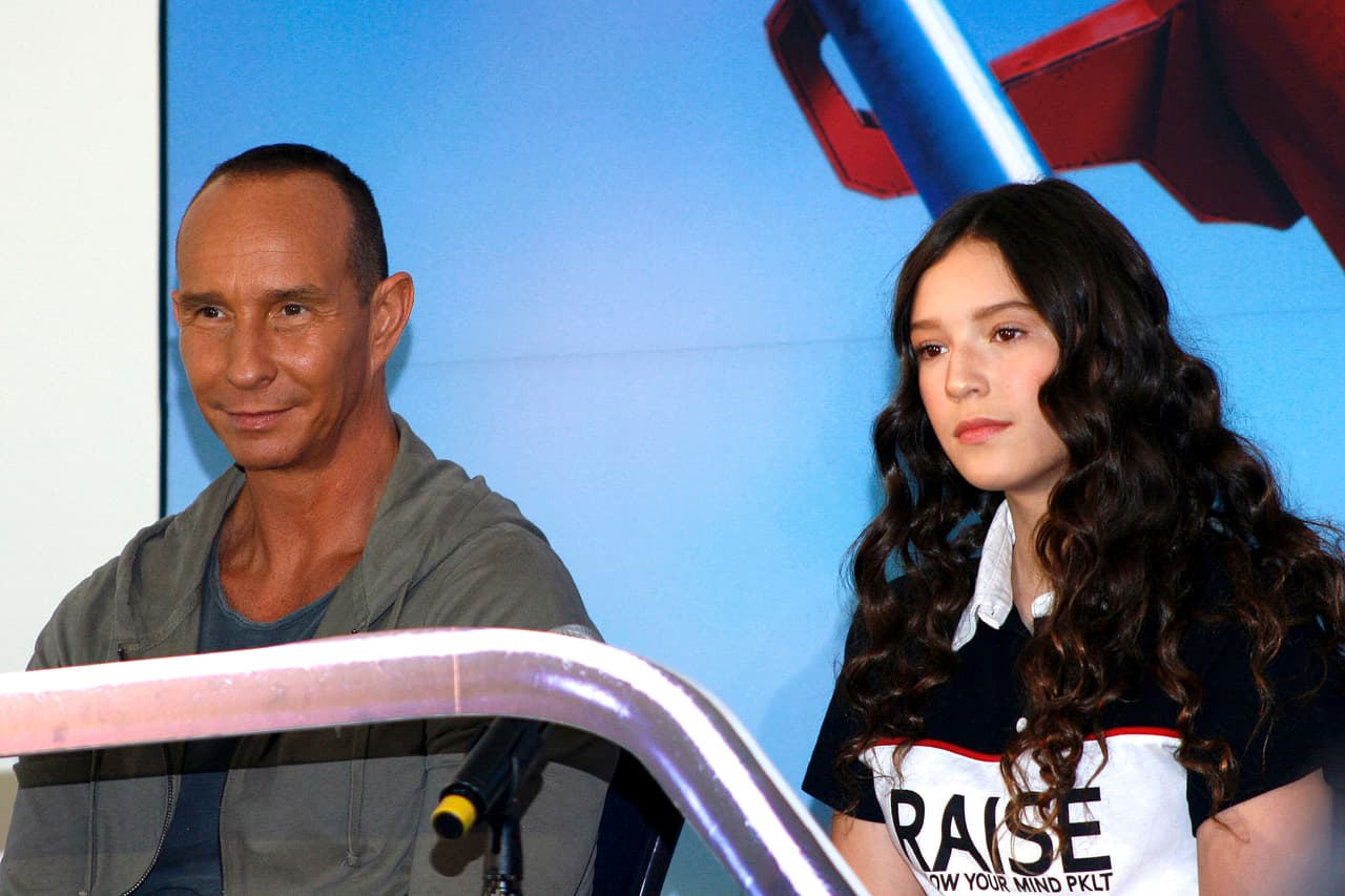 El ex-Timbiriche dijo que en los próximos meses su hija debutará oficialmente en
<b> la música</b>.