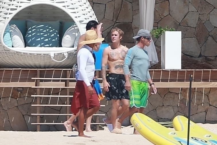 Parece que en uno de sus lugares favoritos de la estrella para descansar son las playas de México.