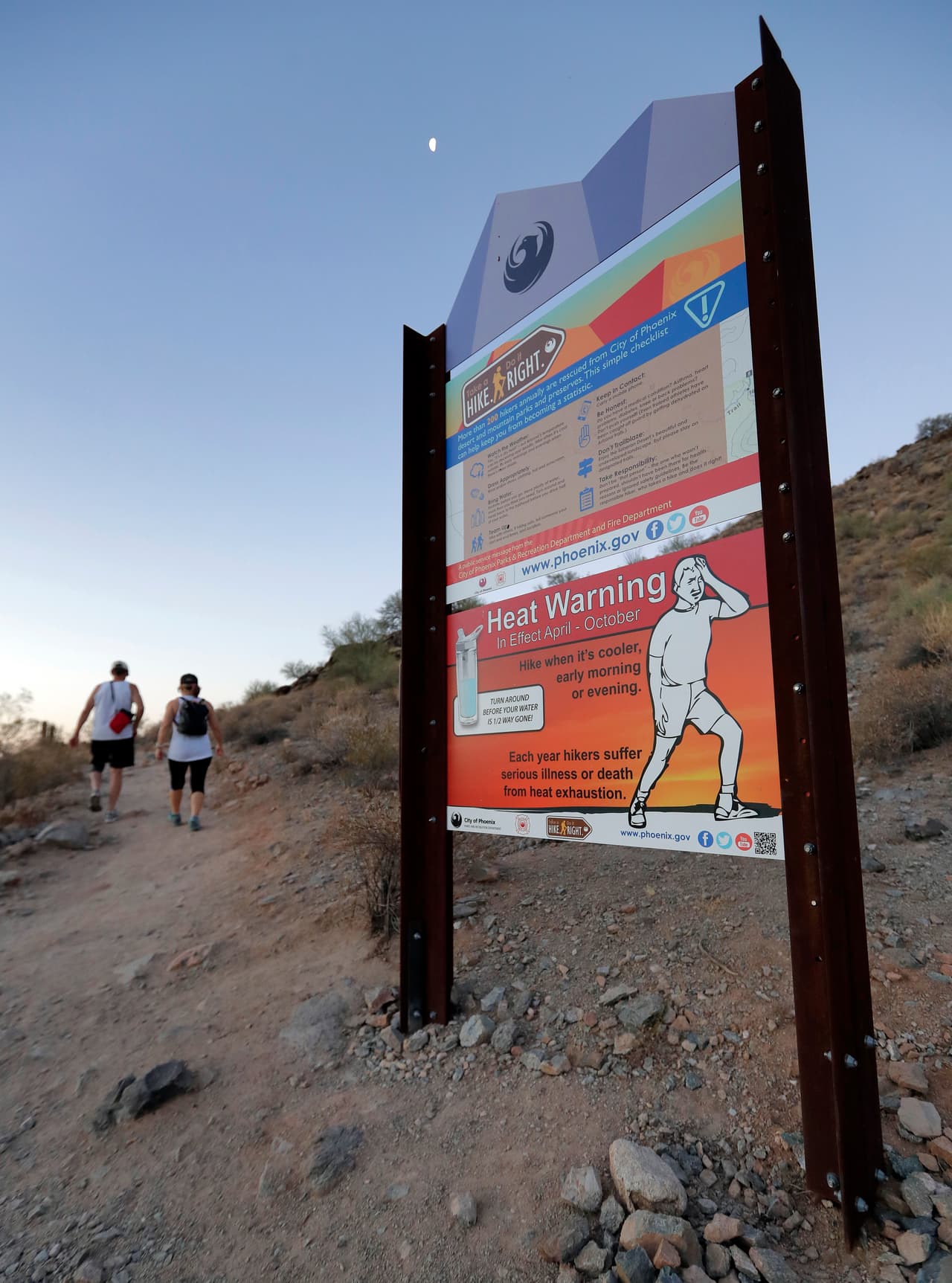 <b>Un antídoto llamado agua</b>
<br>Aunque no tenga sed se recomienda a toda persona expuesta a la intemperie, tomar muchos líquidos, pero evitando el consumo de alcohol.