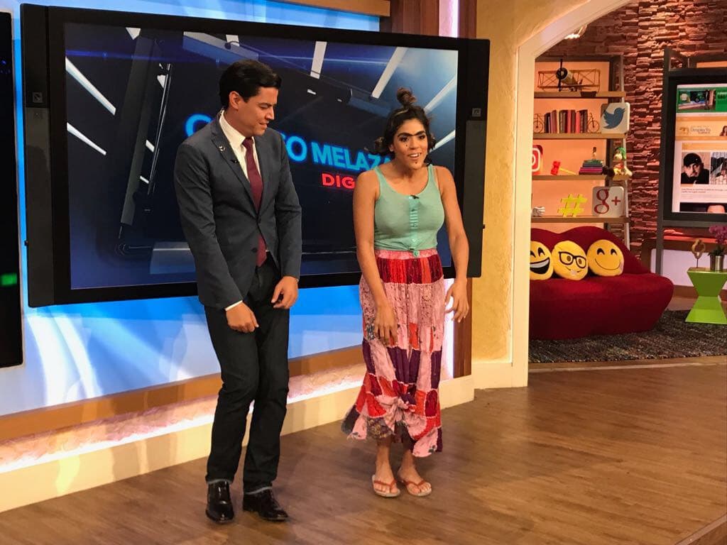 Orlando Segura llegó a defender su lugar, pero terminó bailando con Mela la Melaza.