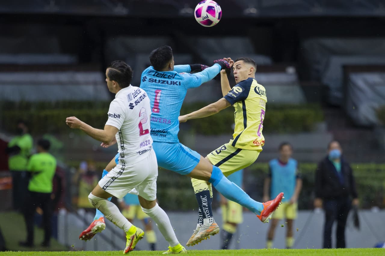 América recuperó el liderato a costa de unos Pumas que cometieron errores costosos y generaron poco en ataque.