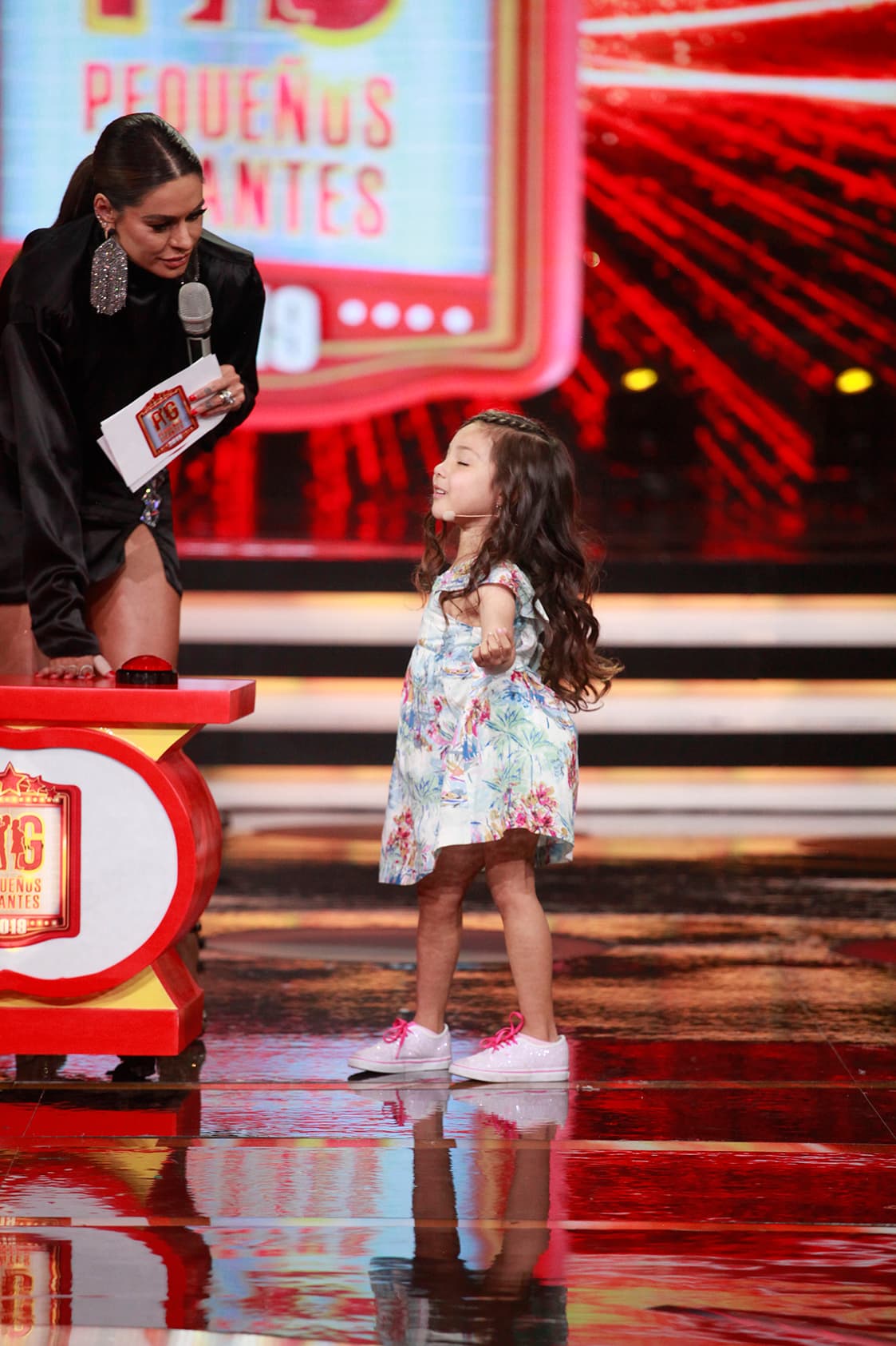 Después de que Gali fungió como Cupido, Sarita finalizó: pues, ¿qué crees? Ahorita él es mi enamorado. Giovani reviró: "Y ella es mi enamorada".