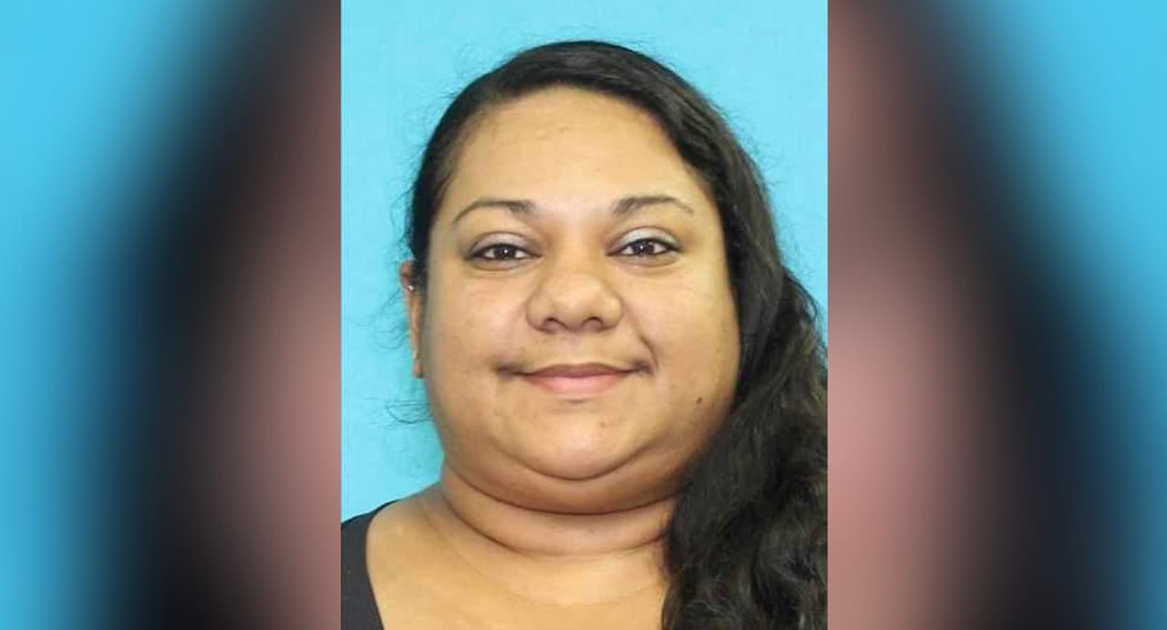 Maribel Caballero, es fugitiva y las autoridades de Houston la buscan. Caballero es sospechosa de robo agravado.